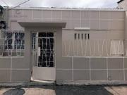 Casa en venta en Cdla. Las Acacias con 3 Habitaciones.L.B