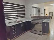 CASA EN VENTA EN CENTRIKA SECTOR PALMAS, CON ELEVADOR