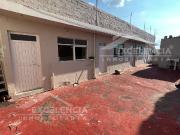 CASA EN VENTA EN CENTRO HISTORICO, EN ZONA COMERCIAL...