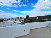 Casa en Venta en Centro Sur con Roof Garden y Sótano,...