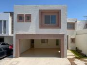 Casa en Venta en Cerrada Avestruz, Los Viñedos | Amplios...