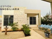 CASA EN VENTA CON PANELES SOLARES, GRAN SANTA FE NORTE...