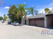 CASA EN VENTA EN CERRADA DEL VALLE ZONA CAMPANARIO