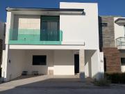 CASA EN VENTA EN CERRADA LOBO PALMA REAL, TORREON COAHUILA