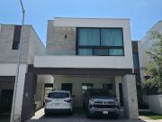 Casa en venta en Cerradas de Cumbres, Monterrey, Nuevo León Casa en venta en Cerradas de Cumbres, Monterrey, Nuevo León