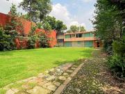 Casa en Venta en CHIMALISTAC con un jardín hermoso, en...