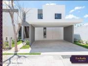 Casa en Venta en Cholul, Merida JL 25 3335