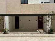 Casa en venta en Cholul, Yucatán con amenidades