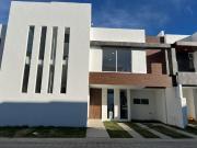 Casa En Venta En Cholula Cerca Zerezotla