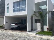 CASA EN VENTA EN CHOLULA EN LA CARCAÑA EN FRACCIONAMIENTO