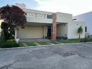 CASA EN VENTA EN CHOLULA ZONA ZEREZOTLA, CON RECÁMARA EN...