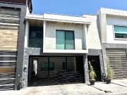 CASA EN VENTA EN CIMA DEL BOSQUE, CUMBRES