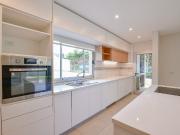 CASA EN VENTA EN CITY BELL 4 DORMITORIOS