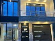 CASA EN VENTA EN CIUDAD 2000