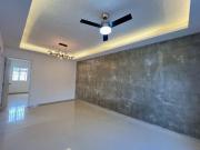 CASA EN VENTA EN CIUDAD CAUCEL REMODELADA CON 2...