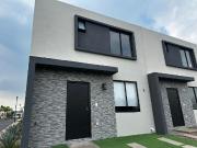 Casa en Venta en Ciudad del Sol, Querétaro Excelentes...