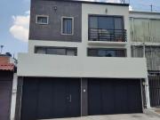 Casa en venta en Ciudad Satelite, Naucalpan de Juárez,...