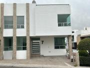Casa en Venta en Claustros Centro Sur