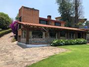 Casa en venta en Club de Golf Avándaro con acceso al Campo