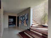 Casa en Venta en Club de Golf La Huerta, con gran jardin...