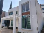 Casa en venta en Clúster 10 10 10, Lomas de Angelópolis,...