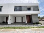 Casa en venta en Cluster del Ángel Lateral de Vía...