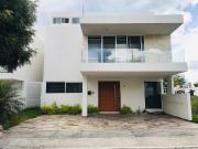 Casa en venta en cluster Puebla Blanca, Lomas de...