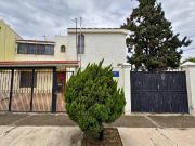 CASA EN VENTA EN COL. ARBOLEDAS, EXCELENTE UBICACIÓN EN...