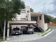 Casa en Venta en Col. Bosque Residencial, en Santiago...