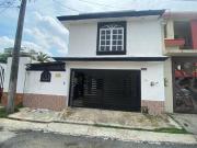 CASA EN VENTA EN COL. CARRIZALES