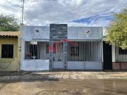 CASA EN VENTA EN COL. COSTA DEL SOL