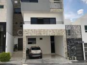 CASA EN VENTA EN COL. CUMBRES ELITE 8 SECTOR EN MONTERREY
