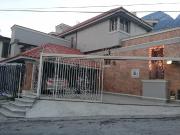 CASA EN VENTA EN COL. CUMBRES SECTOR EN MONTERREY