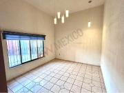 Casa en Venta en Col. Del Valle en San Luis Potosí, muy...