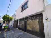 Casa en venta en Col. El Mirador, cerca del Parque...