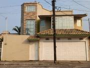 CASA EN VENTA EN COL. FORMANDO HOGAR