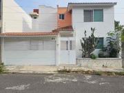 CASA EN VENTA EN COL. GRACIANO SÁNCHEZ, BOCA DEL RÍO, 3...