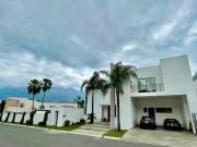 Casa en Venta en Col. La Herradura, Monterrey, N.L