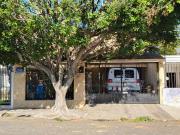 Casa en VENTA en col. Monumental, frente a Plaza de...