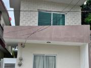 Casa en venta en Col. Nueva, cerca del estadio de...