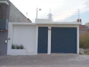 Casa en venta en col. Satélite, de una planta cocina...