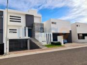 CASA EN VENTA EN COLINAS DE JURIQUILLA NUEVA