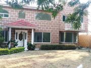 CASA EN VENTA EN COLINAS DEL BOSQUE, A 5 MINUTOS DE...