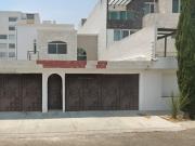 CASA EN VENTA EN COLINAS DEL CIMATORIO, QUERÈTARO REMATE...