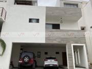 Casa en venta en Colinas del Valle, Monterrey, Nuevo León