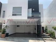 Casa en venta en Colinas del Valle, Monterrey, Nuevo León