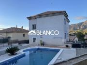 Casa en venta en Collbató. CASA CON VISTAS A MONTSERRAT....