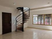 CASA EN VENTA EN COLONIA DEL PARQUE A UN LADO DE JARDIN...