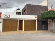 Casa en Venta en Colonia del Valle con Local a 2 calles...