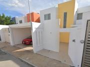 CASA EN VENTA EN COLONIA HACIENDA SODZIL NORTE, MERIDA,...
